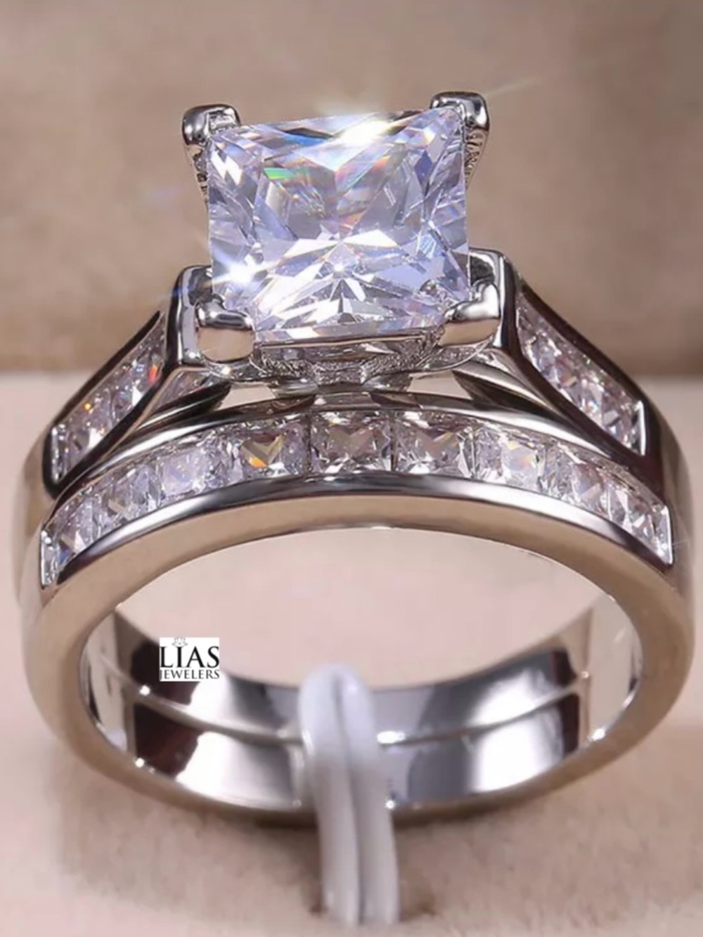 New 18k white gold wedding ring set